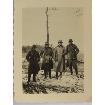 Bilder på tyska soldater från andra världskriget. Västra Ukraina, Orel Oblast. Espenlaub militaria